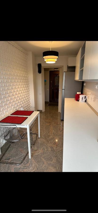 Page3 Apartament Apartment Targoviste Luaran gambar